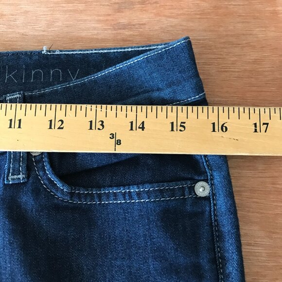 7 For All Mankind The Skinny Jeans Women 32 Blue Mid Rise Dark Wash Stretch - Picture 11 of 13
